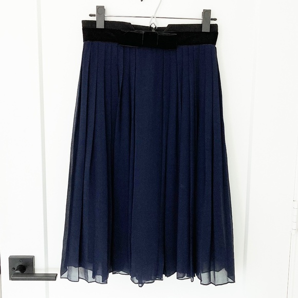 Robert Rodriguez Pleated Blue Silk Skirt with Bow Waist - 4 - Picture 1 of 7
